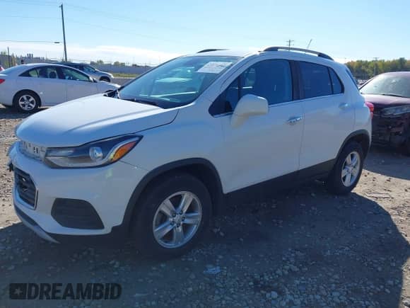2020 Chevrolet Trax LT z VIN KL7CJPSB1LB033273, wystawiony jako IAAI lot #43371397 z przebiegiem 88 303 mil mil oraz . Historia ofert i sprzedaży dostępna na DreamBid. Obrazek 2.