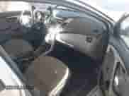 2016 Hyundai Elantra SE z VIN 5NPDH4AE4GH770825, wystawiony jako IAAI lot #43440534 z przebiegiem Nie podano mil oraz . Historia ofert i sprzedaży dostępna na DreamBid. Obrazek 5.