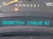 2006 Chevrolet Silverado 1500 LS с VIN 1GCEC19V46E234140, выставлен на аукционе IAAI как лот 41481122 с пробегом 290 635 миль миль и . История ставок и продаж доступна на DreamBid. Изображение 15.