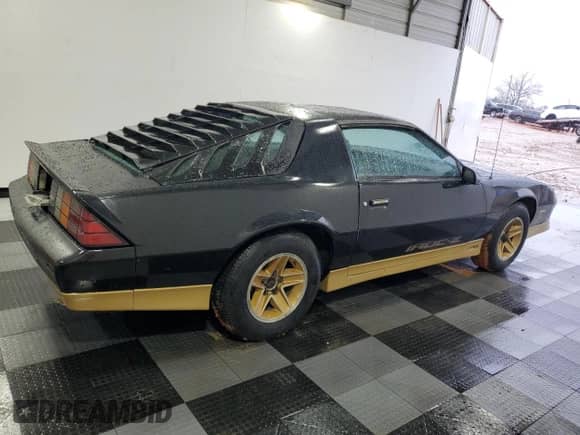 1985 Chevrolet Camaro Z28 Sport with VIN 1G1FP87H6FL474129, listed as a Copart auction lot 45179835 with 63,618 mi miles and Clean title. Bid and sale history available at DreamBid. Image 3.