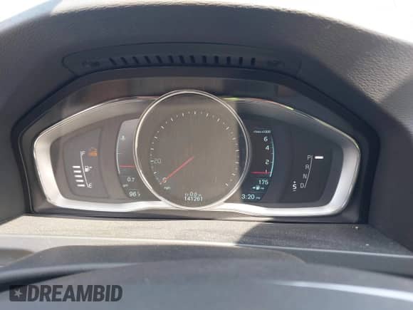 2015 Volvo S60 T5 Premier Plus с VIN YV1612TC1F1315511, выставлен на аукционе IAAI как лот 42817132 с пробегом 141 261 миль миль и . История ставок и продаж доступна на DreamBid. Изображение 7.