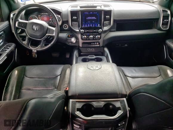 2020 Ram 1500 Laramie z VIN 1C6RREJT6LN100718, wystawiony jako Copart lot #59289735 z przebiegiem 120 460 mil mil oraz Szkoda całkowita • Salvage title. Historia ofert i sprzedaży dostępna na DreamBid. Obrazek 8.