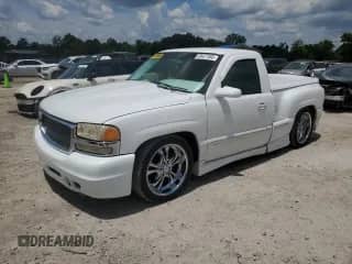 2000 GMC Sierra 1500 SL z VIN 1GTEC14V5YZ231749, wystawiony jako Copart lot #65427385 z przebiegiem 98 959 mil mil oraz Szkoda całkowita • Salvage title. Historia ofert i sprzedaży dostępna na DreamBid. Obrazek 1.