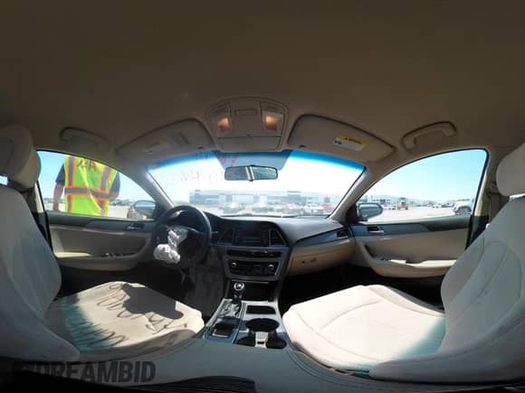 2015 Hyundai Sonata SE с VIN 5NPE24AF2FH224747, выставлен на аукционе IAAI как лот 43189060 с пробегом 96 229 миль миль и . История ставок и продаж доступна на DreamBid. Изображение 18.
