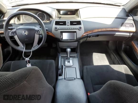 2011 Honda Accord EX z VIN 1HGCP3F71BA000876, wystawiony jako Copart lot #59043215 z przebiegiem 142 880 mil mil oraz Szkoda całkowita • Salvage title. Historia ofert i sprzedaży dostępna na DreamBid. Obrazek 8.