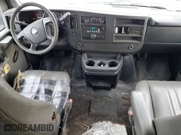 2013 Chevrolet Express Cargo with VIN 1GCWGGBA6D1187037, listed as a Copart auction lot 45843065 with 248,615 mi miles and Clean title. Bid and sale history available at DreamBid. Image 8.