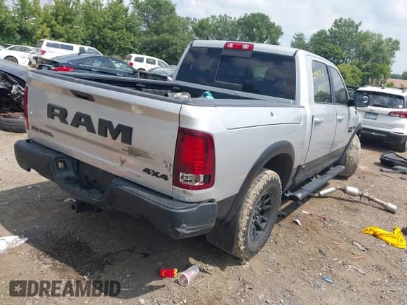 2017 Ram 1500 Rebel z VIN 1C6RR7YT2HS803629, wystawiony jako IAAI lot #42914264 z przebiegiem 76 836 mil mil oraz . Historia ofert i sprzedaży dostępna na DreamBid. Obrazek 4.