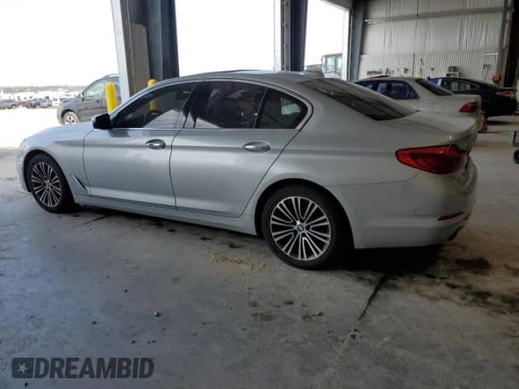 2017 BMW 5 Series 530i с VIN WBAJA5C3XHG894089, выставлен на аукционе Copart как лот 71890445 с пробегом 111 283 миль миль и Списание • Salvage title. История ставок и продаж доступна на DreamBid. Изображение 2.