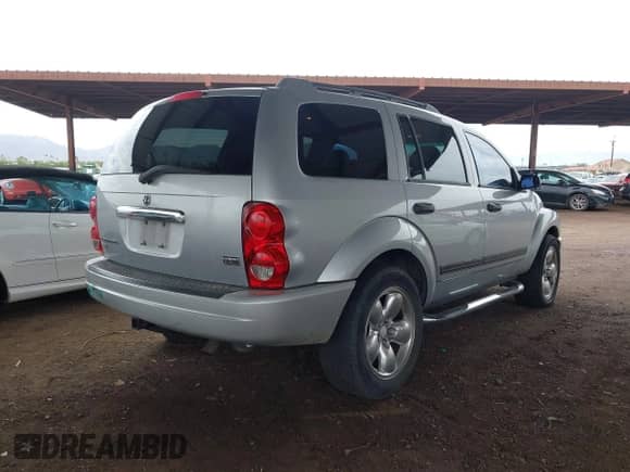 2005 Dodge Durango SLT с VIN 1D4HD48D15F539837, выставлен на аукционе IAAI как лот 43155762 с пробегом 215 541 миль миль и . История ставок и продаж доступна на DreamBid. Изображение 4.