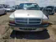 2002 Dodge Dakota Sport z VIN 1B7HL38XX2S719521, wystawiony jako Copart lot #56207725 z przebiegiem 118 119 mil mil oraz Szkoda całkowita • Salvage title. Historia ofert i sprzedaży dostępna na DreamBid. Obrazek 5.