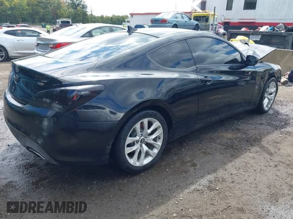 2013 Hyundai Genesis Coupe Premium z VIN KMHHT6KD3DU089120, wystawiony jako IAAI lot #43206039 z przebiegiem 95 241 mil mil oraz . Historia ofert i sprzedaży dostępna na DreamBid. Obrazek 4.