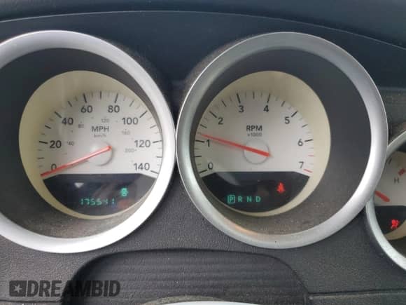 2005 Dodge Magnum SXT with VIN 2D4GZ48V85H576310, listed as a Copart auction lot 61059975 with 175,541 mi miles and Salvage title. Bid and sale history available at DreamBid. Image 9.