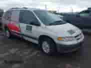 1999 Dodge Caravan SE с VIN 1B4GP44R3XB581077, выставлен на аукционе IAAI как лот 42232502 с пробегом Не указан миль и . История ставок и продаж доступна на DreamBid. Изображение 1.