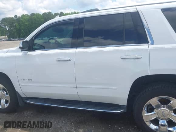 2017 Chevrolet Tahoe Premier z VIN 1GNSCCKC4HR308148, wystawiony jako IAAI lot #42264230 z przebiegiem 146 200 mil mil oraz . Historia ofert i sprzedaży dostępna na DreamBid. Obrazek 15.