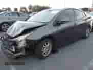 2017 Toyota Prius Two z VIN JTDKBRFU8H3575670, wystawiony jako IAAI lot #43359177 z przebiegiem 178 215 mil mil oraz . Historia ofert i sprzedaży dostępna na DreamBid. Obrazek 2.