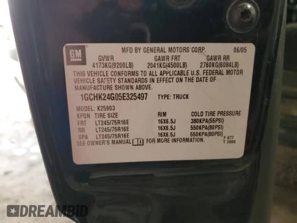 2005 Chevrolet Silverado 2500HD z VIN 1GCHK24G05E325497, wystawiony jako Copart lot #75963434 z przebiegiem 147 222 mil mil oraz Szkoda całkowita • Salvage title. Historia ofert i sprzedaży dostępna na DreamBid. Obrazek 13.