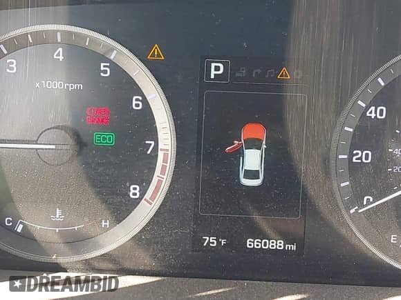 2015 Hyundai Sonata Sport z VIN 5NPE34AFXFH220233, wystawiony jako IAAI lot #43393965 z przebiegiem 66 088 mil mil oraz . Historia ofert i sprzedaży dostępna na DreamBid. Obrazek 15.