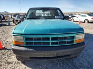 1996 Dodge Dakota z VIN 1B7GG26X9TW707044, wystawiony jako Copart lot #77101384 z przebiegiem 112 847 mil mil oraz Szkoda całkowita • Salvage title. Historia ofert i sprzedaży dostępna na DreamBid. Obrazek 5.