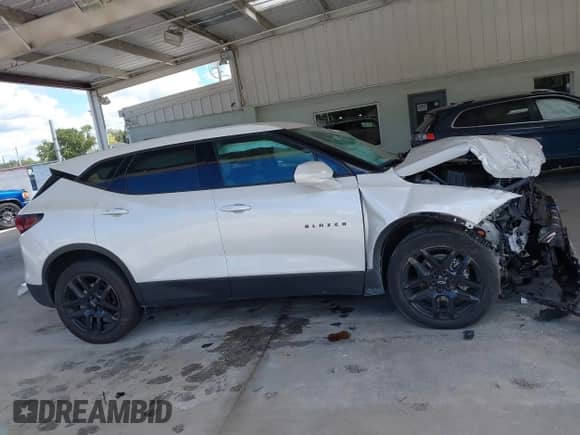 2021 Chevrolet Blazer LT with VIN 3GNKBCRS6MS577873, listed as a IAAI auction lot 43292991 with 84,432 mi miles and . Bid and sale history available at DreamBid. Image 12.