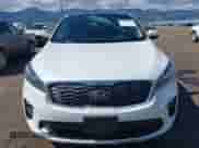 2019 Kia Sorento EX z VIN 5XYPHDA59KG606743, wystawiony jako IAAI lot #42110881 z przebiegiem 98 614 mil mil oraz . Historia ofert i sprzedaży dostępna na DreamBid. Obrazek 12.