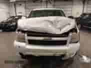 2010 Chevrolet Suburban LT z VIN 1GNUKJE32AR272865, wystawiony jako IAAI lot #43260380 z przebiegiem 167 294 mil mil oraz . Historia ofert i sprzedaży dostępna na DreamBid. Obrazek 13.