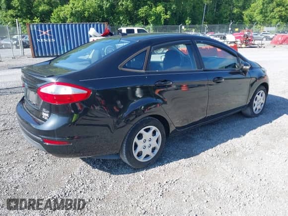 2015 Ford Fiesta SE z VIN 3FADP4BE2FM132430, wystawiony jako IAAI lot #42451462 z przebiegiem 73 501 mil mil oraz . Historia ofert i sprzedaży dostępna na DreamBid. Obrazek 4.