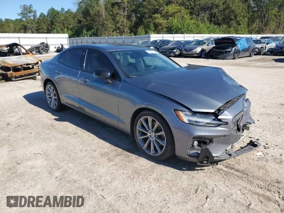 2021 Volvo S60 Momentum z VIN 7JR102TZ3MG107892, wystawiony jako Copart lot #80767914 z przebiegiem 113 297 mil mil oraz Szkoda całkowita • Salvage title. Historia ofert i sprzedaży dostępna na DreamBid. Obrazek 4.