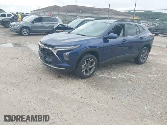 2024 Chevrolet Trax LT с VIN KL77LHE25RC214148, выставлен на аукционе IAAI как лот 42581725 с пробегом 22 444 миль миль и . История ставок и продаж доступна на DreamBid. Изображение 17.