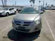 2011 Volkswagen Tiguan SEL с VIN WVGAV7AXXBW549291, выставлен на аукционе Copart как лот 61309895 с пробегом 89 428 миль миль и Списание • Salvage title. История ставок и продаж доступна на DreamBid. Изображение 14.