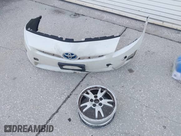 2011 Toyota Prius II with VIN JTDKN3DUXB1386352, listed as a IAAI auction lot 42707076 with 306,270 mi miles and . Bid and sale history available at DreamBid. Image 12.