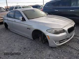 2011 BMW 5 Series 550i с VIN WBAFR9C57BC270904, выставлен на аукционе IAAI как лот 43003972 с пробегом 88 341 миль миль и . История ставок и продаж доступна на DreamBid. Изображение 1.