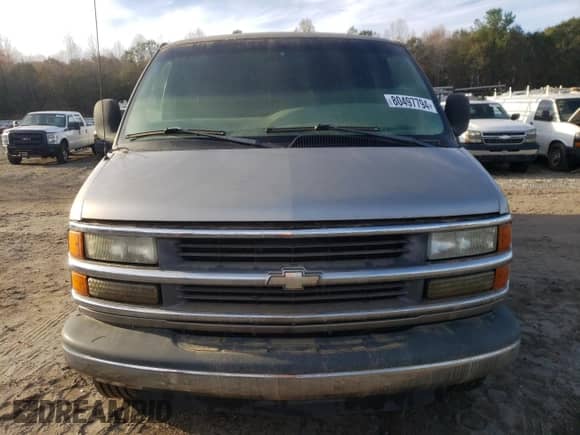 2001 Chevrolet Express z VIN 1GAHG39R311195694, wystawiony jako Copart lot #43841625 z przebiegiem Nie podano mil oraz Szkoda całkowita • Salvage title. Historia ofert i sprzedaży dostępna na DreamBid. Obrazek 5.