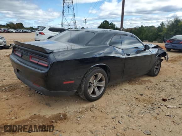 2019 Dodge Challenger SXT with VIN 2C3CDZAG3KH557392, listed as a Copart auction lot 85907855 with 92,342 mi miles and Salvage title. Bid and sale history available at DreamBid. Image 3.