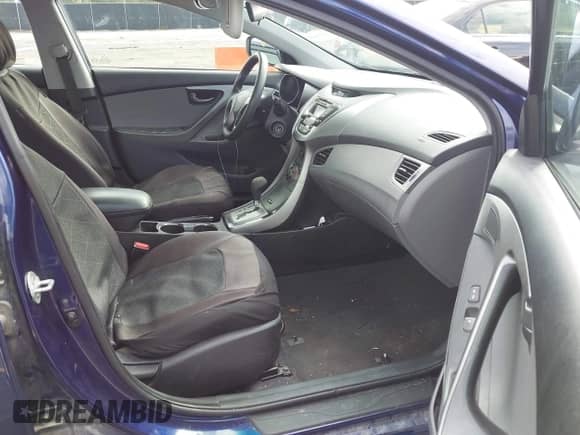 2013 Hyundai Elantra Limited z VIN 5NPDH4AEXDH361014, wystawiony jako IAAI lot #43309326 z przebiegiem 199 099 mil mil oraz . Historia ofert i sprzedaży dostępna na DreamBid. Obrazek 5.