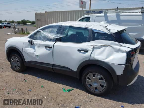 2025 Nissan Kicks S with VIN 3N8AP6BA4SL385047, listed as a IAAI auction lot 42880782 with Not provided miles and . Bid and sale history available at DreamBid. Image 13.