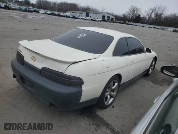 1996 Lexus SC 400 z VIN JT8CH32Y6T0050124, wystawiony jako Copart lot #44763515 z przebiegiem 234 493 mil mil oraz Szkoda całkowita • Salvage title. Historia ofert i sprzedaży dostępna na DreamBid. Obrazek 3.