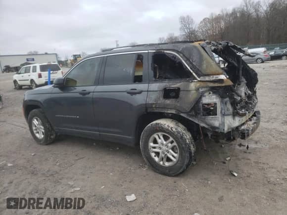 2022 Jeep Grand Cherokee Altitude with VIN 1C4RJHAG1N8591351, listed as a Copart auction lot 84718124 with Not provided miles and Salvage title. Bid and sale history available at DreamBid. Image 2.