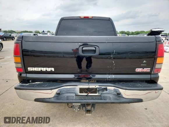 2005 GMC Sierra 1500 SLT z VIN 2GTEC13T351132464, wystawiony jako Copart lot #56866705 z przebiegiem 206 367 mil mil oraz Szkoda całkowita • Salvage title. Historia ofert i sprzedaży dostępna na DreamBid. Obrazek 6.