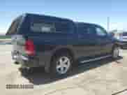 2010 Dodge 1500 Laramie z VIN 1D7RV1CTXAS177123, wystawiony jako Copart lot #56956125 z przebiegiem 130 950 mil mil oraz Szkoda całkowita • Salvage title. Historia ofert i sprzedaży dostępna na DreamBid. Obrazek 3.
