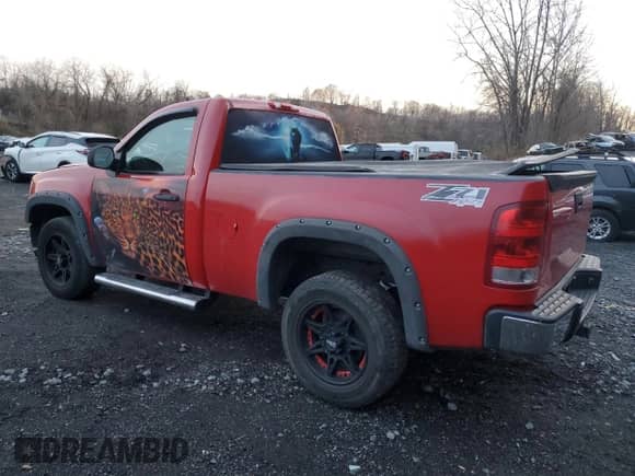 2013 GMC Sierra 1500 SLE z VIN 1GTN2VE02DZ144057, wystawiony jako Copart lot #82327434 z przebiegiem 101 319 mil mil oraz Szkoda całkowita • Salvage title. Historia ofert i sprzedaży dostępna na DreamBid. Obrazek 2.
