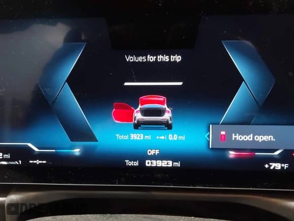 2025 BMW 4 Series M440i xDrive with VIN WBA83DA00SCT09661, listed as a IAAI auction lot 42591731 with 3,923 mi miles and . Bid and sale history available at DreamBid. Image 15.