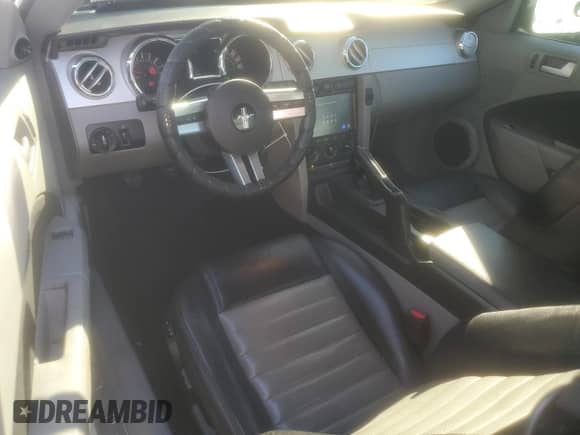 2008 Ford Mustang GT Deluxe with VIN 1ZVHT82H685120487, listed as a Copart auction lot 90284755 with 81,141 mi miles and Salvage title. Bid and sale history available at DreamBid. Image 8.