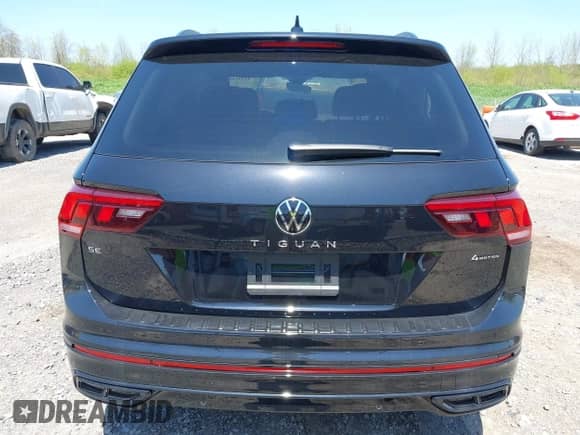2024 Volkswagen Tiguan SE R-Line Black с VIN 3VV8B7AX8RM217275, выставлен на аукционе IAAI как лот 42241098 с пробегом 75 миль миль и . История ставок и продаж доступна на DreamBid. Изображение 16.