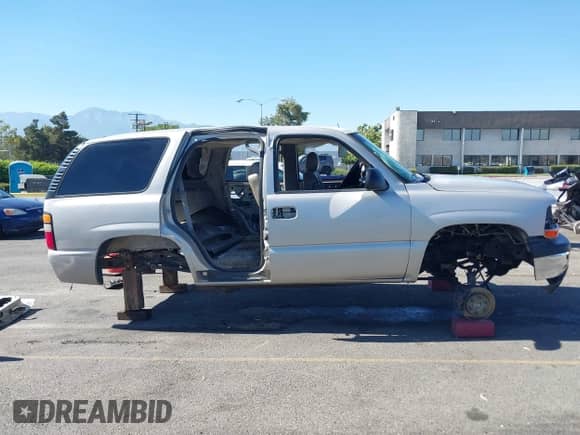 2005 Chevrolet Tahoe LS с VIN 1GNEC13V75R259203, выставлен на аукционе IAAI как лот 42714903 с пробегом 175 131 миль миль и . История ставок и продаж доступна на DreamBid. Изображение 13.
