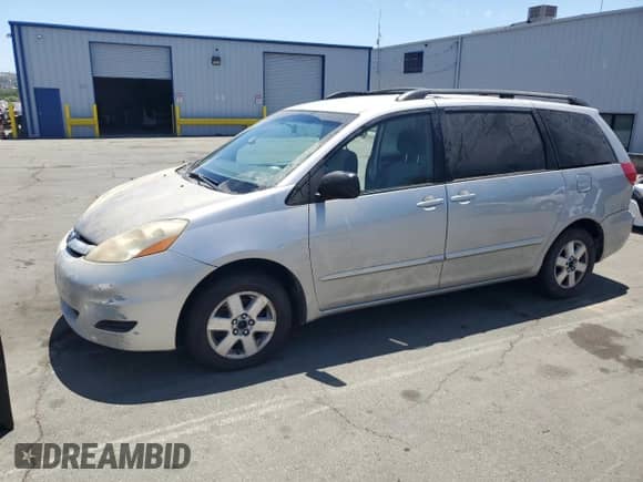 2008 Toyota Sienna CE с VIN 5TDZK23C48S136627, выставлен на аукционе Copart как лот 60719805 с пробегом 281 255 миль миль и Чистый • Clean title. История ставок и продаж доступна на DreamBid. Изображение 1.