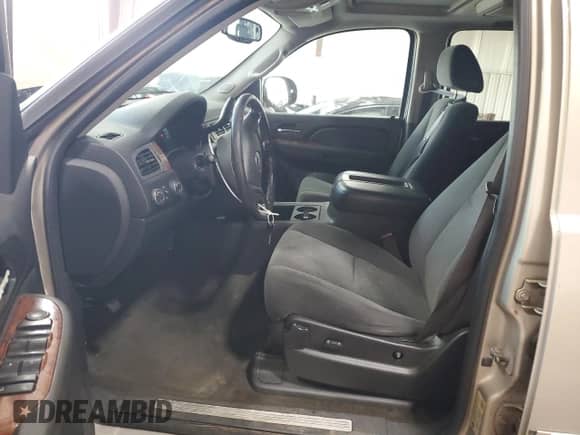 2008 Chevrolet Tahoe 3LT с VIN 1GNFK13018J134549, выставлен на аукционе Copart как лот 67679255 с пробегом 133 484 миль миль и Списание • Salvage title. История ставок и продаж доступна на DreamBid. Изображение 7.