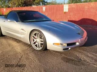 1998 Chevrolet Corvette z VIN 1G1YY32G9W5108628, wystawiony jako Copart lot #86840155 z przebiegiem 125 608 mil mil oraz Czysty tytuł • Clean title. Historia ofert i sprzedaży dostępna na DreamBid. Obrazek 1.