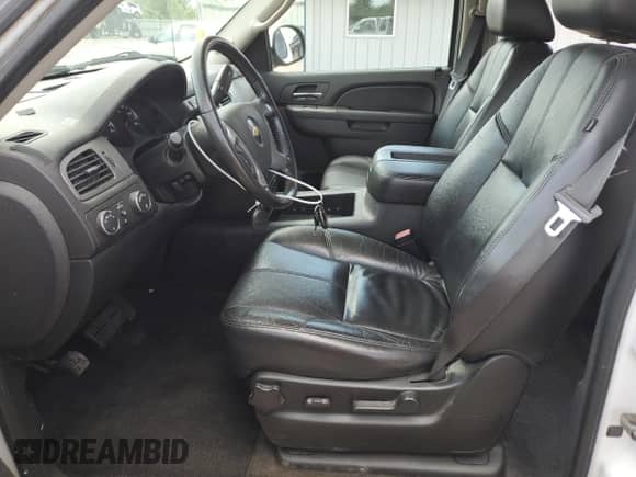 2010 Chevrolet Avalanche LT z VIN 3GNVKFE08AG265216, wystawiony jako Copart lot #69928965 z przebiegiem 139 293 mil mil oraz Szkoda całkowita • Salvage title. Historia ofert i sprzedaży dostępna na DreamBid. Obrazek 7.