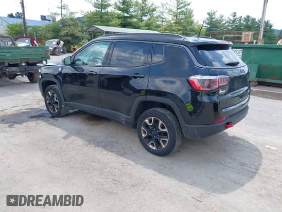 2018 Jeep Compass Trailhawk z VIN 3C4NJDDB1JT451464, wystawiony jako IAAI lot #42674943 z przebiegiem 114 704 mil mil oraz . Historia ofert i sprzedaży dostępna na DreamBid. Obrazek 3.