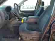 2003 Ford Explorer XLT с VIN 1FMDU73K03UA35738, выставлен на аукционе Copart как лот 81672655 с пробегом 187 996 миль миль и Списание • Salvage title. История ставок и продаж доступна на DreamBid. Изображение 7.